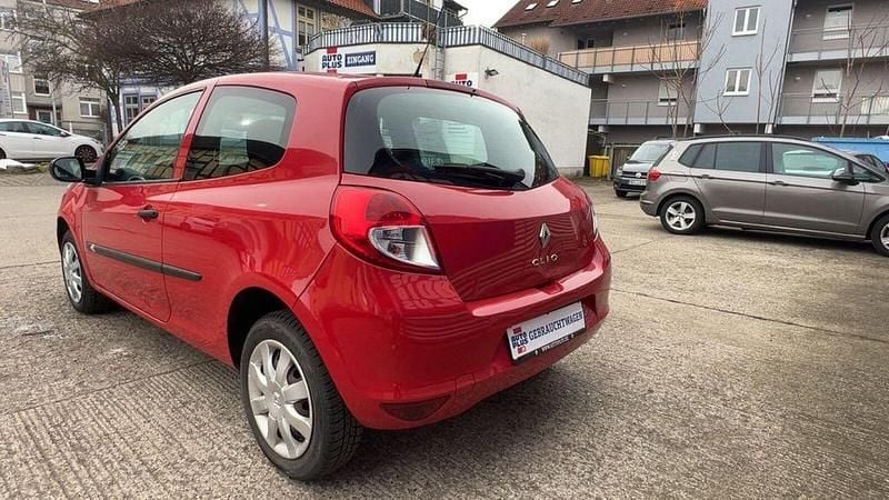 Gebraucht Renault Clio IV 75 PS (55 kW) 2012 Rot Kleinwagen
