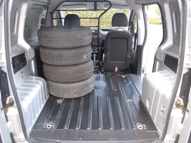 Gebraucht Peugeot Bipper S 75 PS (55 kW) 2011 Silber metallic Van / Kleinbus