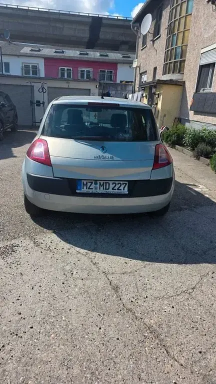 Gebraucht Renault Mégane Authentique 82 PS (60 kW) 2005 Grau Limousine