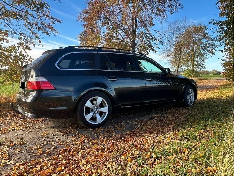 Gebraucht BMW 525 197 PS (144 kW) 2009 Schwarz Kombi