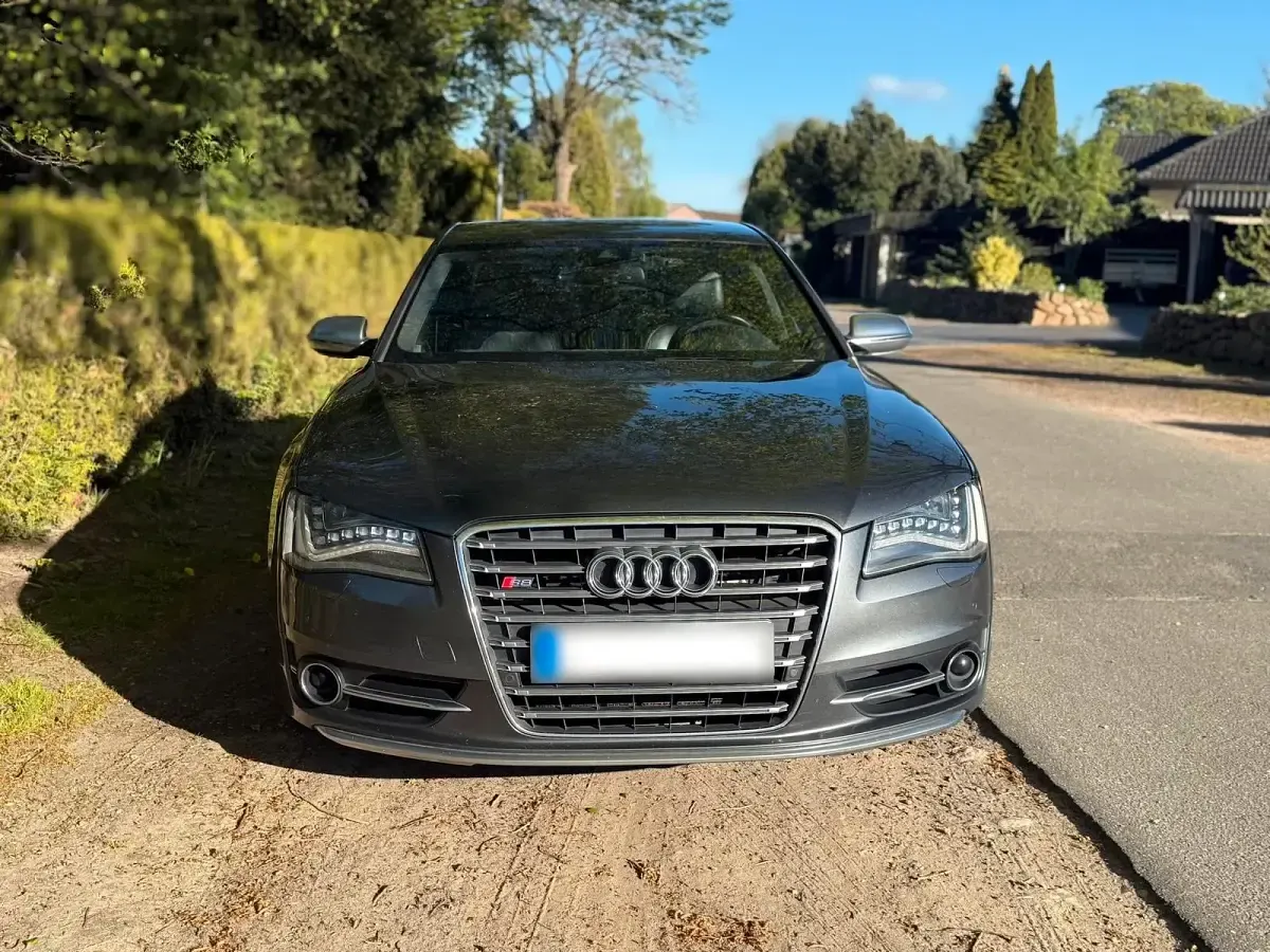 Second-hand Audi S8 Ambiente 519 CP (381 kW) 2013 Gri Berlinǎ