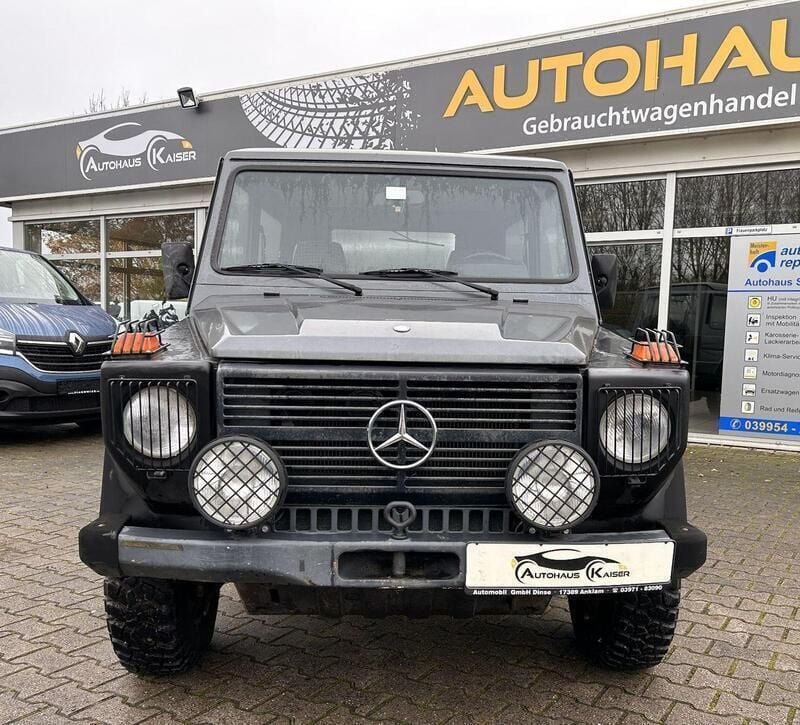 Grau Gebraucht 1982 Mercedes G230 SUV | 9.999 € - Bild 1/4