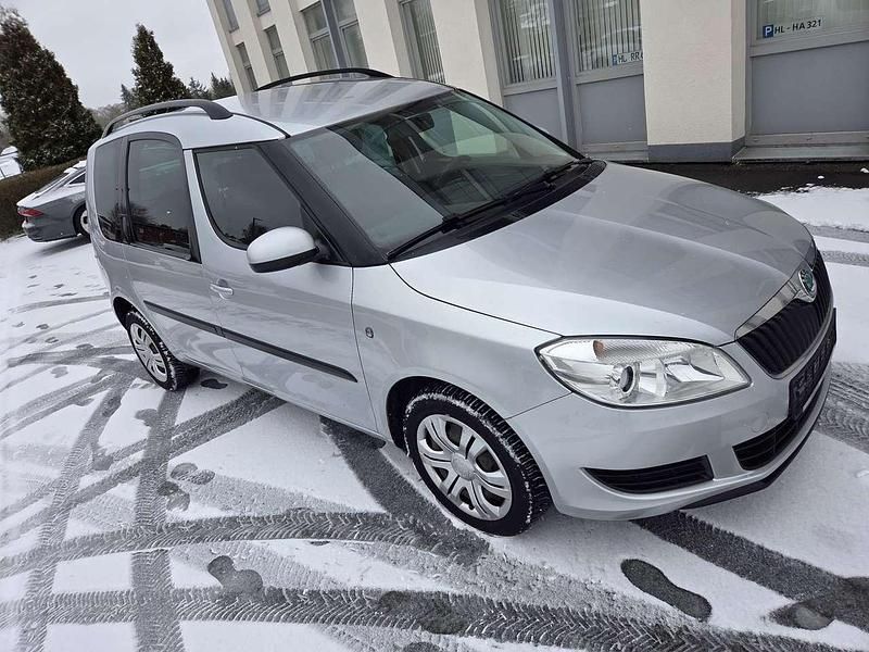 Gebraucht Skoda Roomster Plus Edition 105 PS (77 kW) 2012 Brilliantsilber metallic Van / Kleinbus