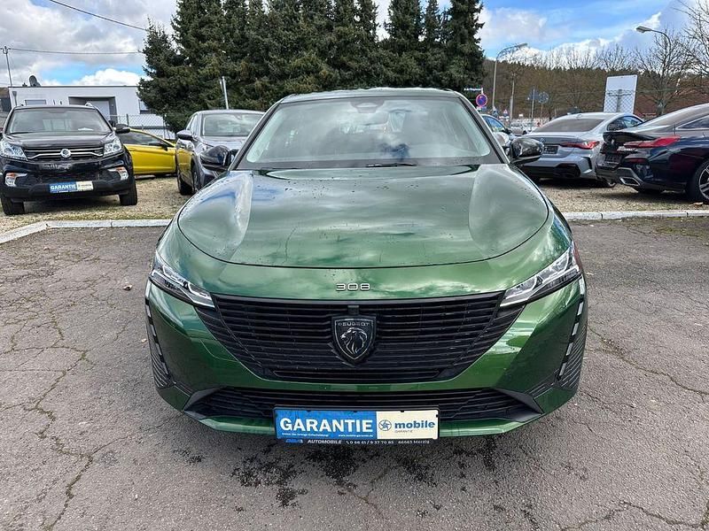 Gebraucht Peugeot 308 Active 131 PS (96 kW) 2024 Grün Limousine