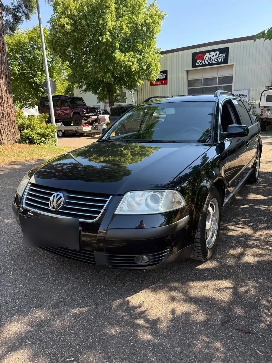 Gebraucht VW Passat 131 PS (96 kW) 2003 Schwarz Kombi