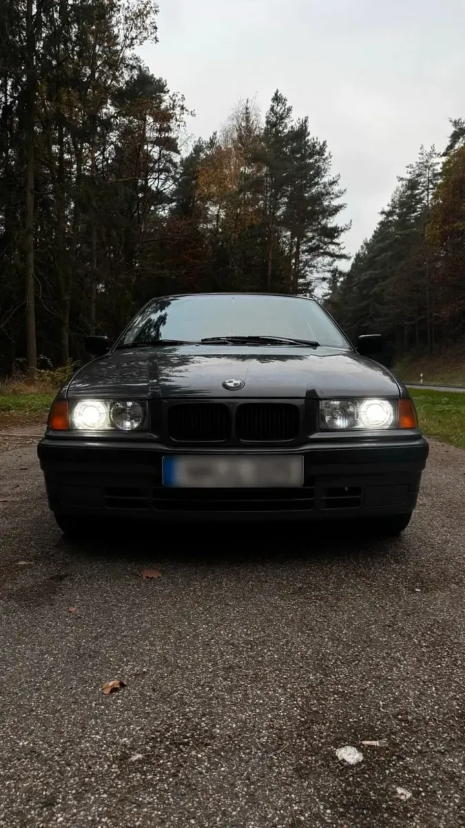 Gebraucht BMW 316 102 PS (75 kW) 1992 Grau Limousine