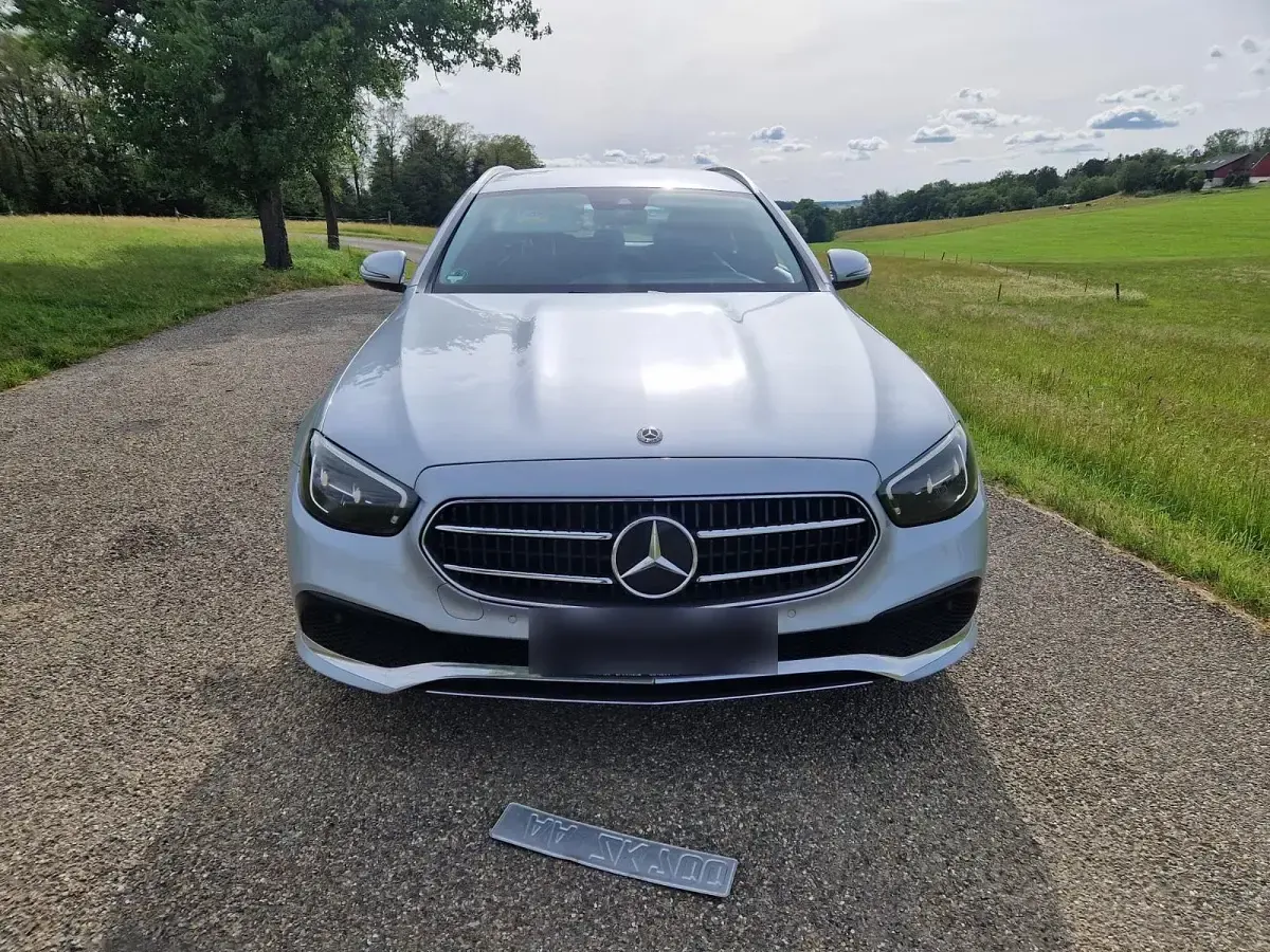 Gebraucht Mercedes E220 194 PS (142 kW) 2021 Silber Kombi