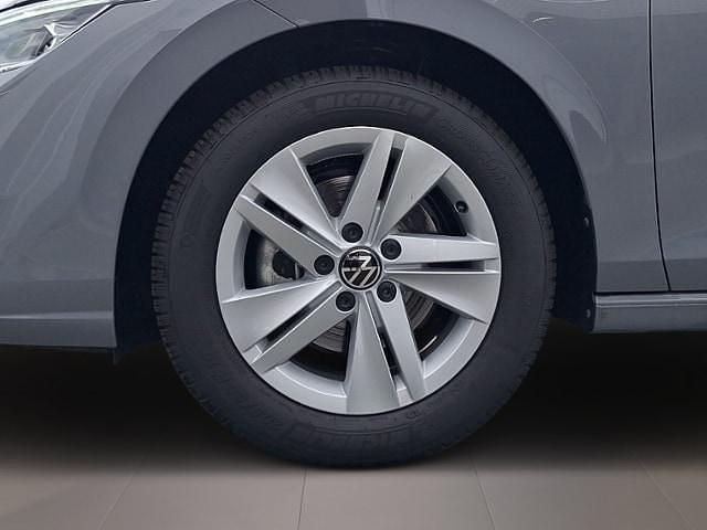 Gebraucht VW Golf VIII Life 150 PS (110 kW) 2024 Mondsteingrau Kombi