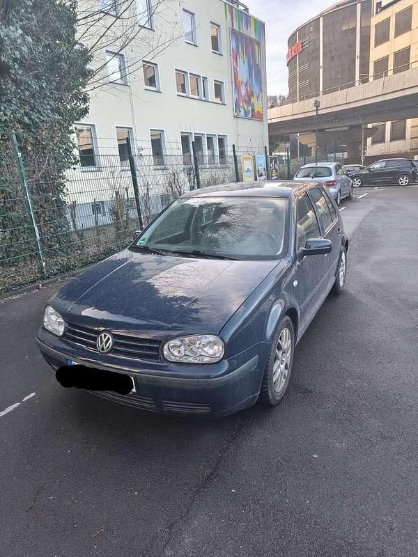 Blau Gebraucht 1998 VW Golf Basis Limousine | 700 € (Superpreis) - Bild 1/4