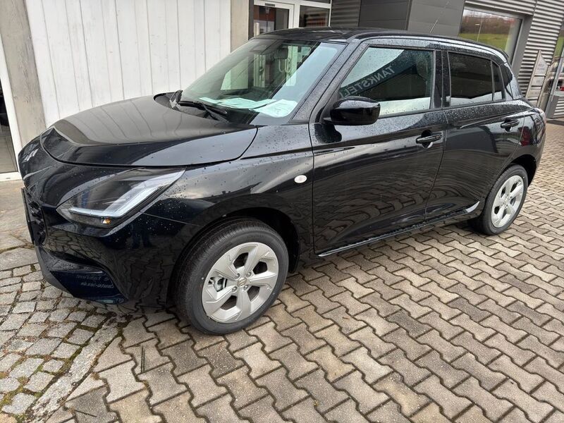 Super black pearl zmv Gebraucht 2023 Suzuki Swift Comfort Kleinwagen | 18.900 € (Fairer Preis) - Bild 1/4