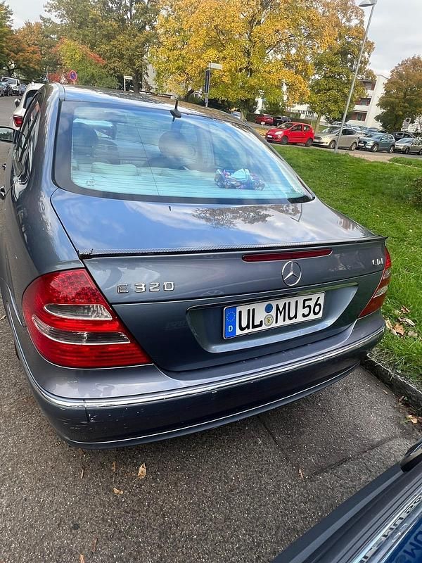 Gebraucht Mercedes E320 204 PS (150 kW) 2003 Silber Limousine