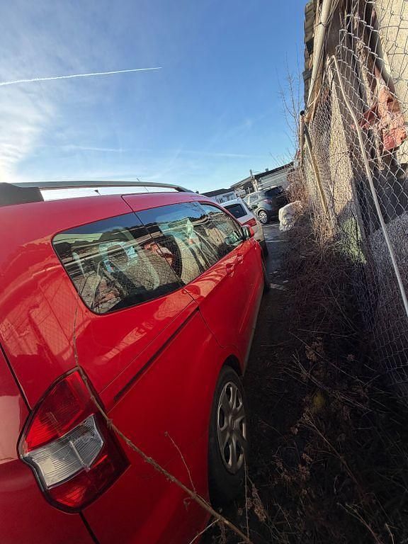 Gebraucht Ford Tourneo Courier Trend 101 PS (74 kW) 2018 Rot Van / Kleinbus