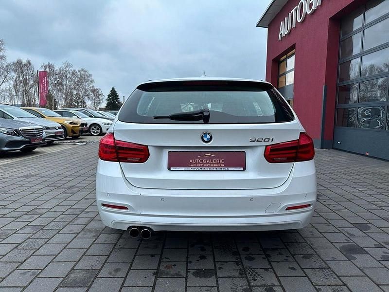 Gebraucht BMW 320 Advantage 184 PS (135 kW) 2018 Weiß Kombi