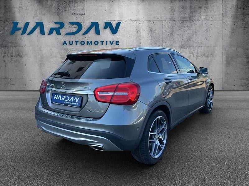 Gebraucht Mercedes GLA220 177 PS (130 kW) 2015 Grau SUV