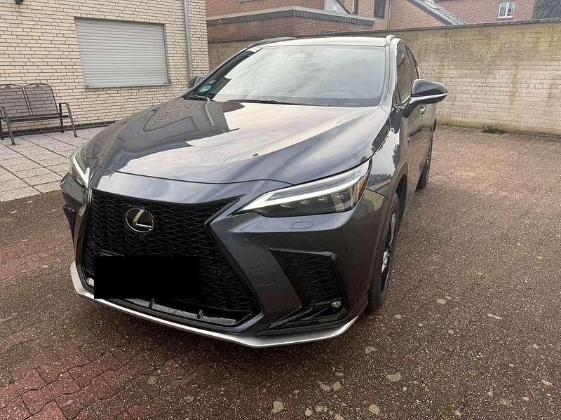 Grau Gebraucht 2024 Lexus NX350h Sport Line SUV | 58.999 € - Bild 1/4