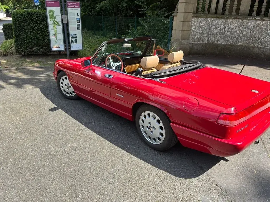 Gebraucht Alfa Romeo Spider 120 PS (88 kW) 1991 Rot Cabrio