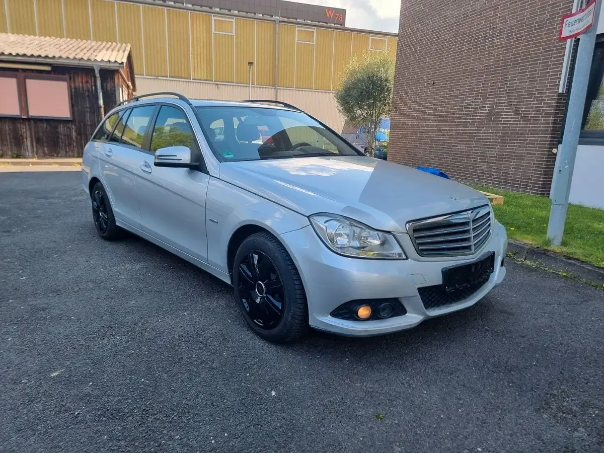 Gebraucht Mercedes C180 Elegance 120 PS (88 kW) 2011 Silber Kombi