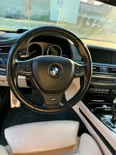 Gebraucht BMW 740 M Sport 306 PS (225 kW) 2012 Schwarz Limousine