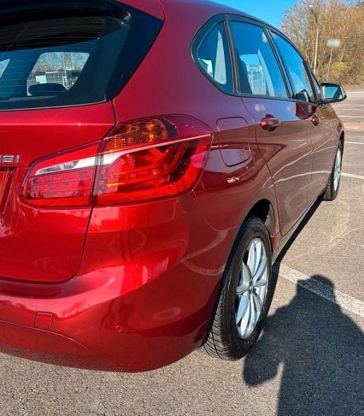 Gebraucht BMW 218 Basis 136 PS (100 kW) 2015 Rot Kombi