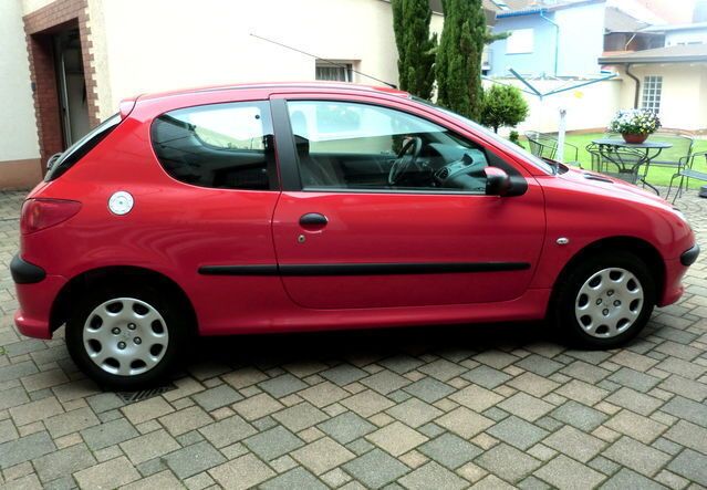 Gebraucht Peugeot 206 75 PS (55 kW) 2007 Rot Kleinwagen