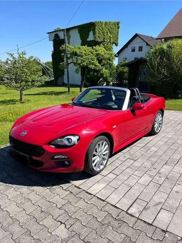 Gebraucht Fiat 124 Spider Lusso 140 PS (102 kW) 2016 Rot Cabrio