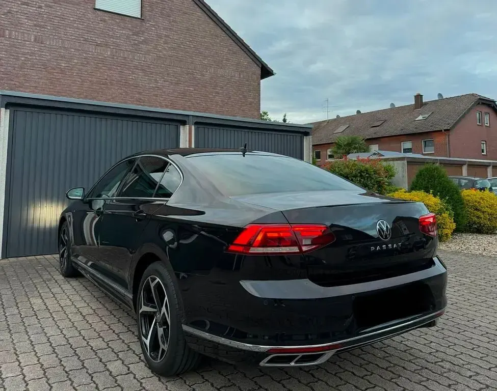 Gebraucht VW Passat Business 150 PS (110 kW) 2021 Schwarz Limousine