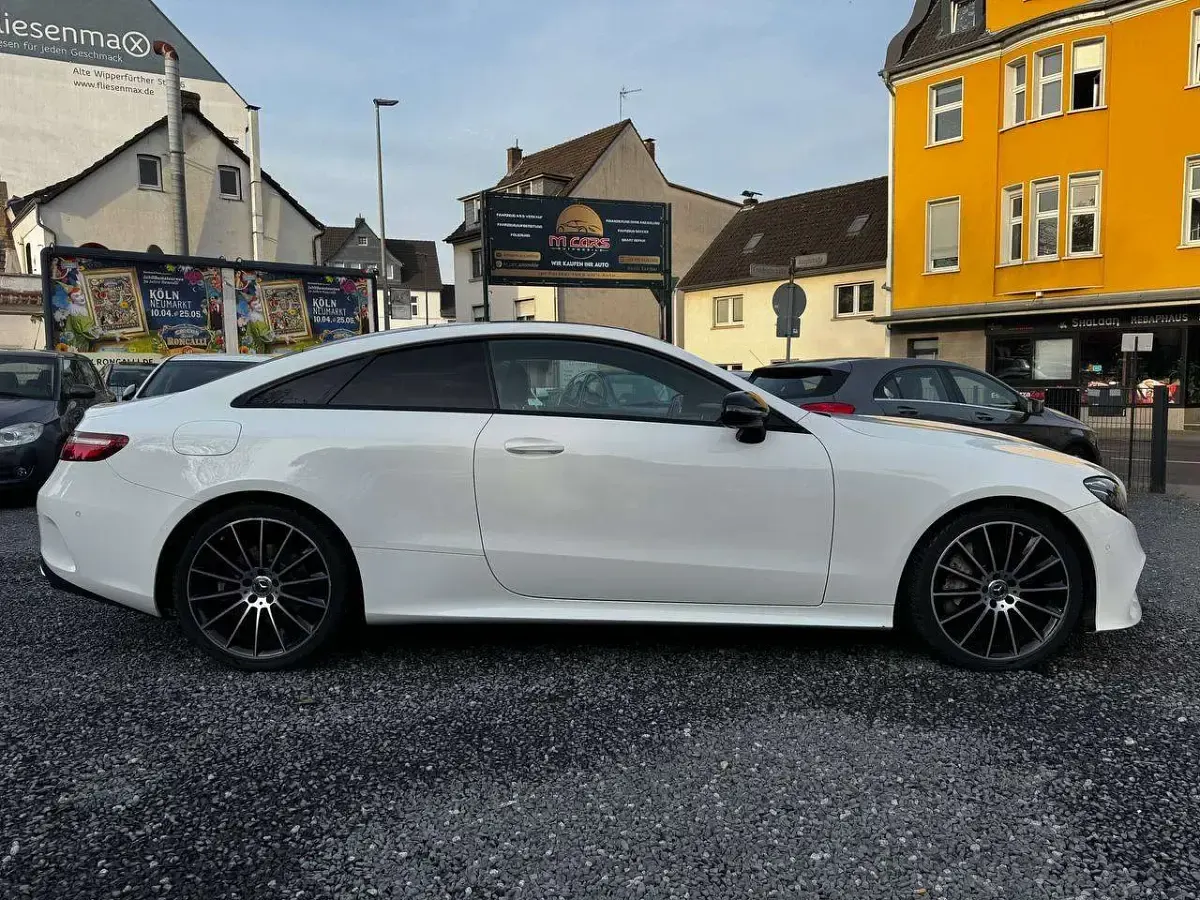 Gebraucht Mercedes E350 AMG line 299 PS (219 kW) 2018 Weiß Coupé