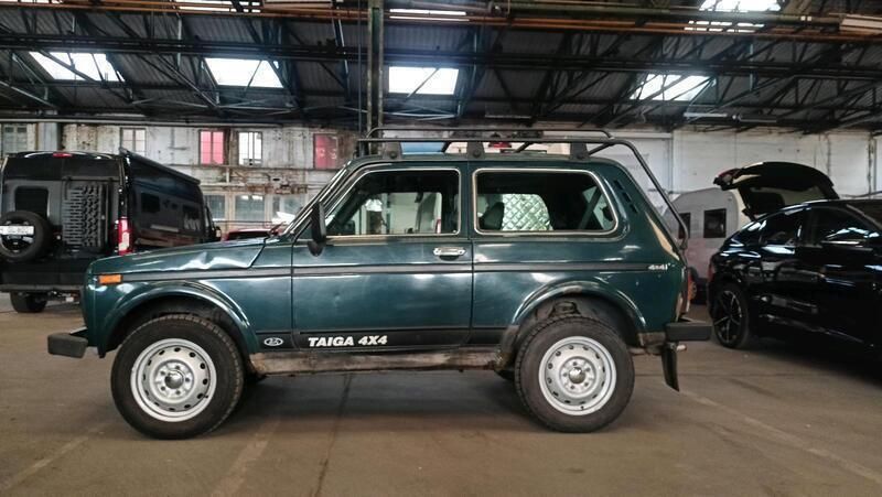 Blau Gebraucht 2006 Lada niva SUV | 2.900 € (Teuer) - Bild 1/4
