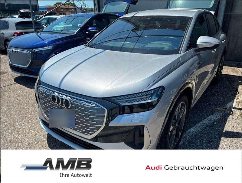 Florettsilber metallic Gebraucht 2024 Audi Q4 e-tron S-Line SUV | 42.460 € (Superpreis) - Bild 1/3
