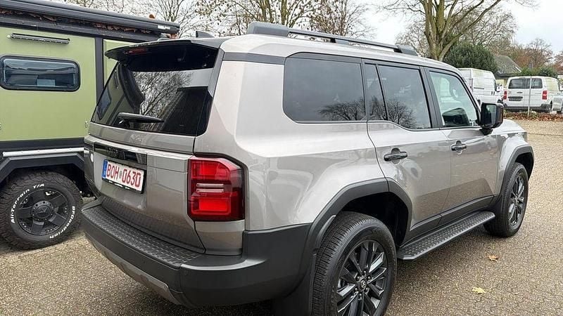 Gebraucht Toyota Land Cruiser TEC-Edition 204 PS (150 kW) 2024 Grau SUV