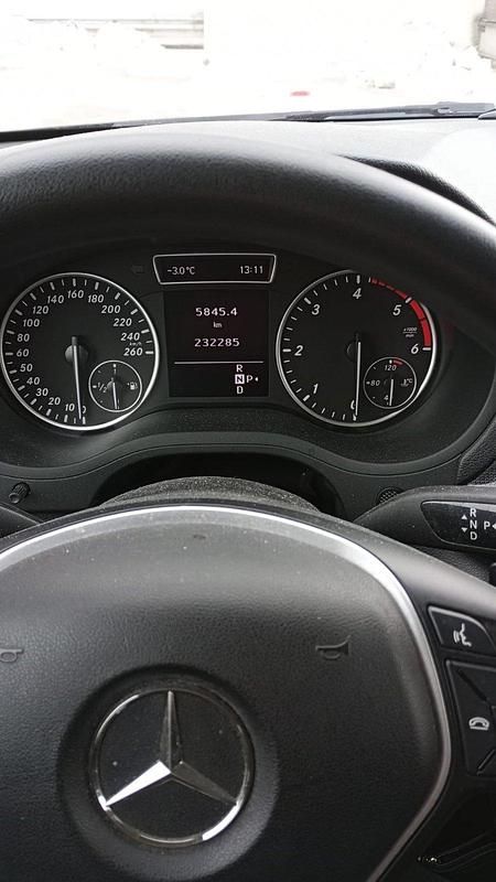 Gebraucht Mercedes B200 136 PS (100 kW) 2013 Schwarz Van / Kleinbus