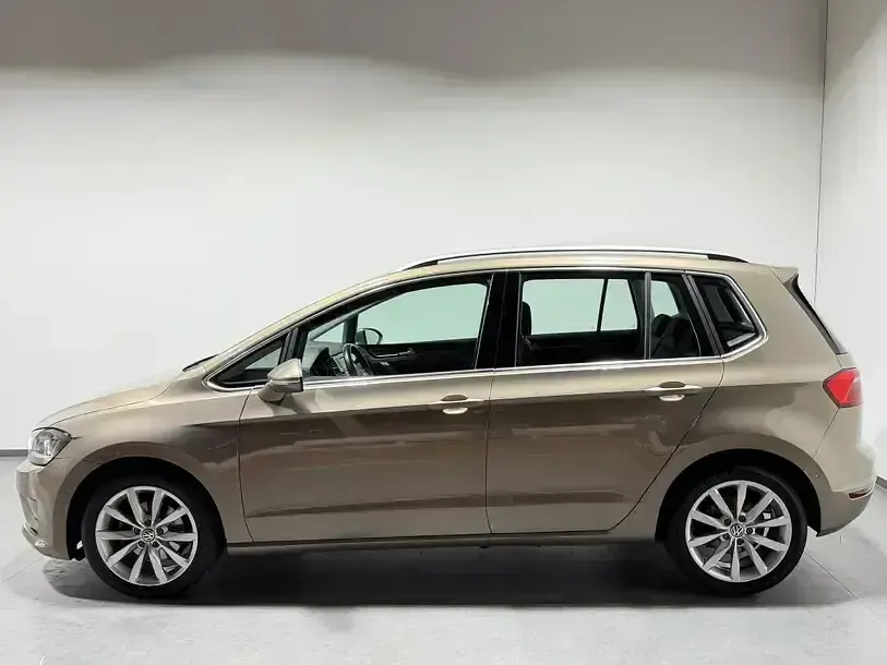 Gebraucht VW Golf Sportsvan Highline 125 PS (91 kW) 2014 Gold Van / Kleinbus