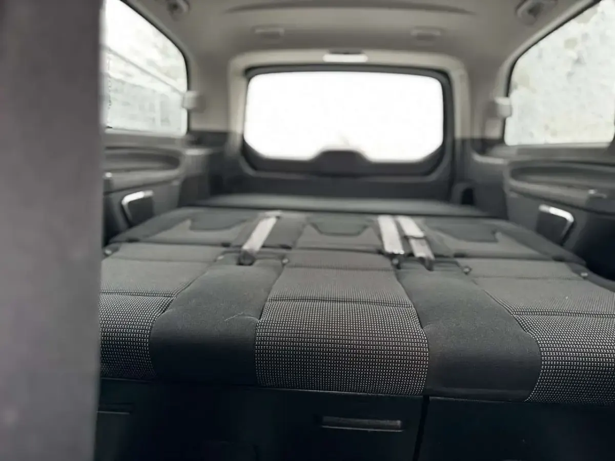Gebraucht Mercedes V220 Edition 190 PS (139 kW) 2019 Grau Van / Kleinbus