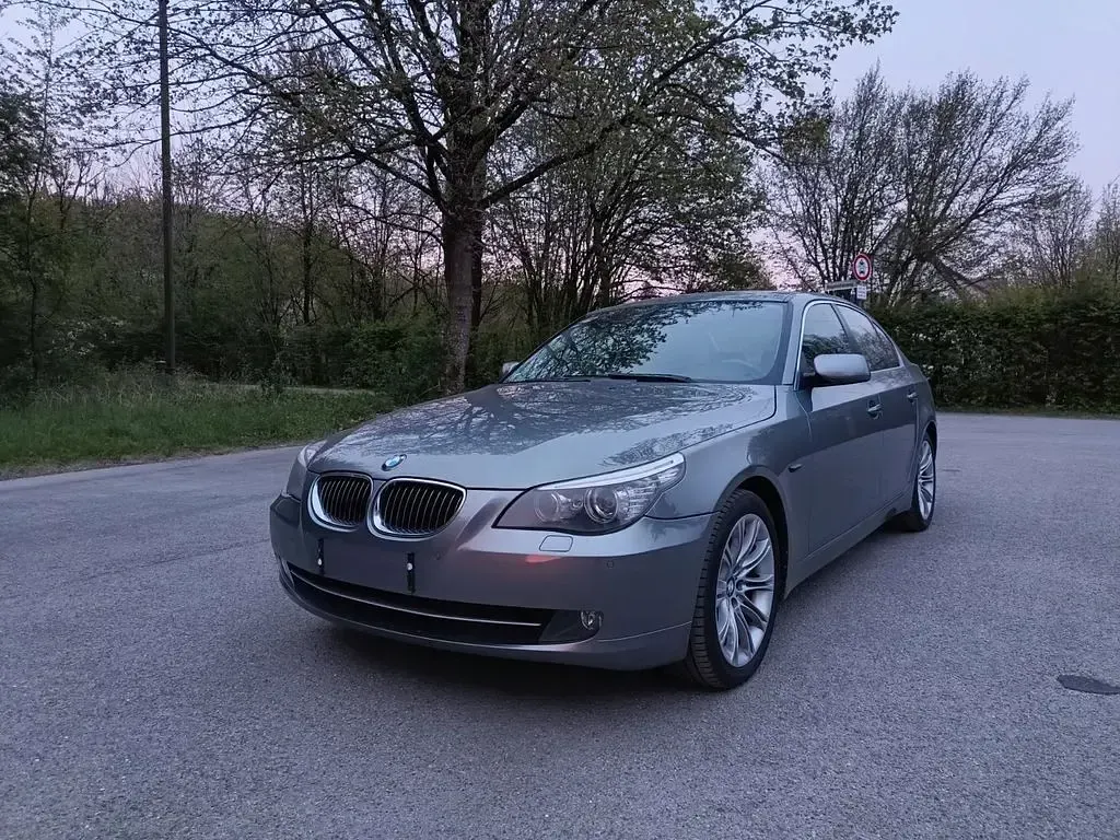 Second-hand BMW 525 197 CP (144 kW) 2008 Argintiu Berlinǎ