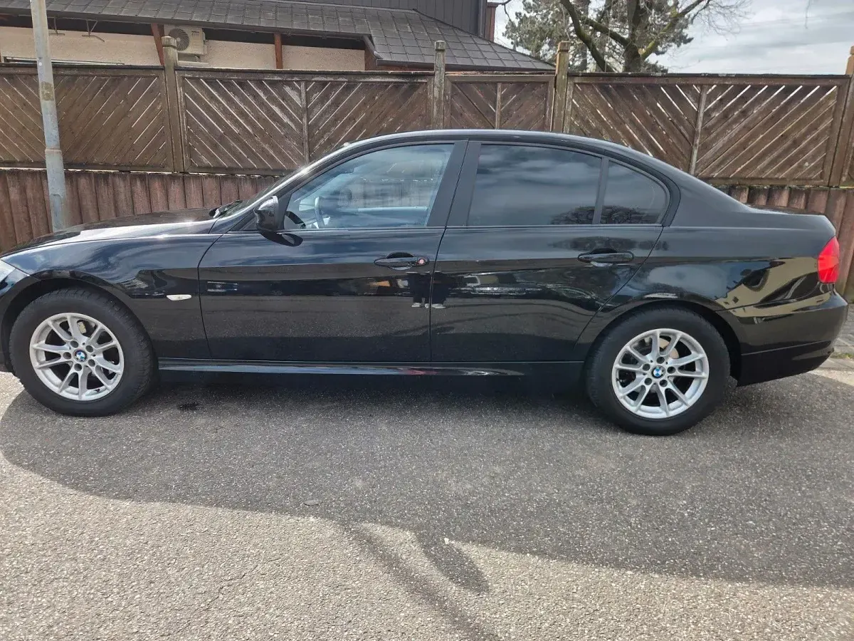 Gebraucht BMW 316 116 PS (85 kW) 2011 Schwarz Limousine
