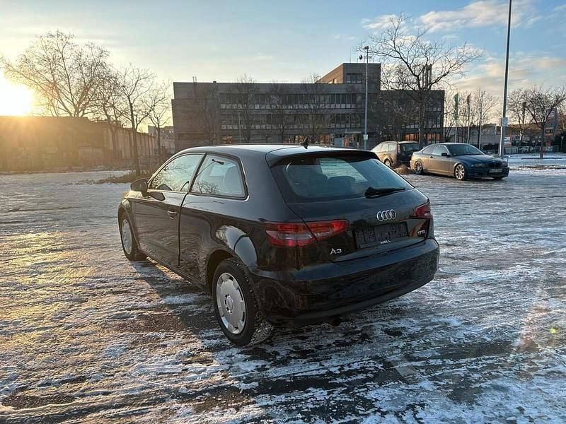 Gebraucht Audi A3 Attraction 130 PS (95 kW) 2013 Schwarz Kleinwagen