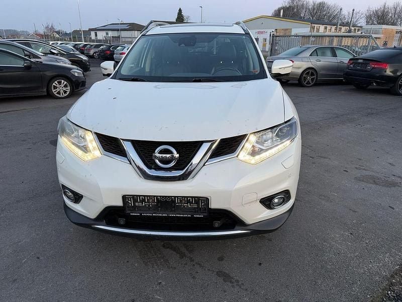 Weiß Gebraucht 2016 Nissan X-Trail Tekna SUV | 7.700 € (Fairer Preis) - Bild 1/4