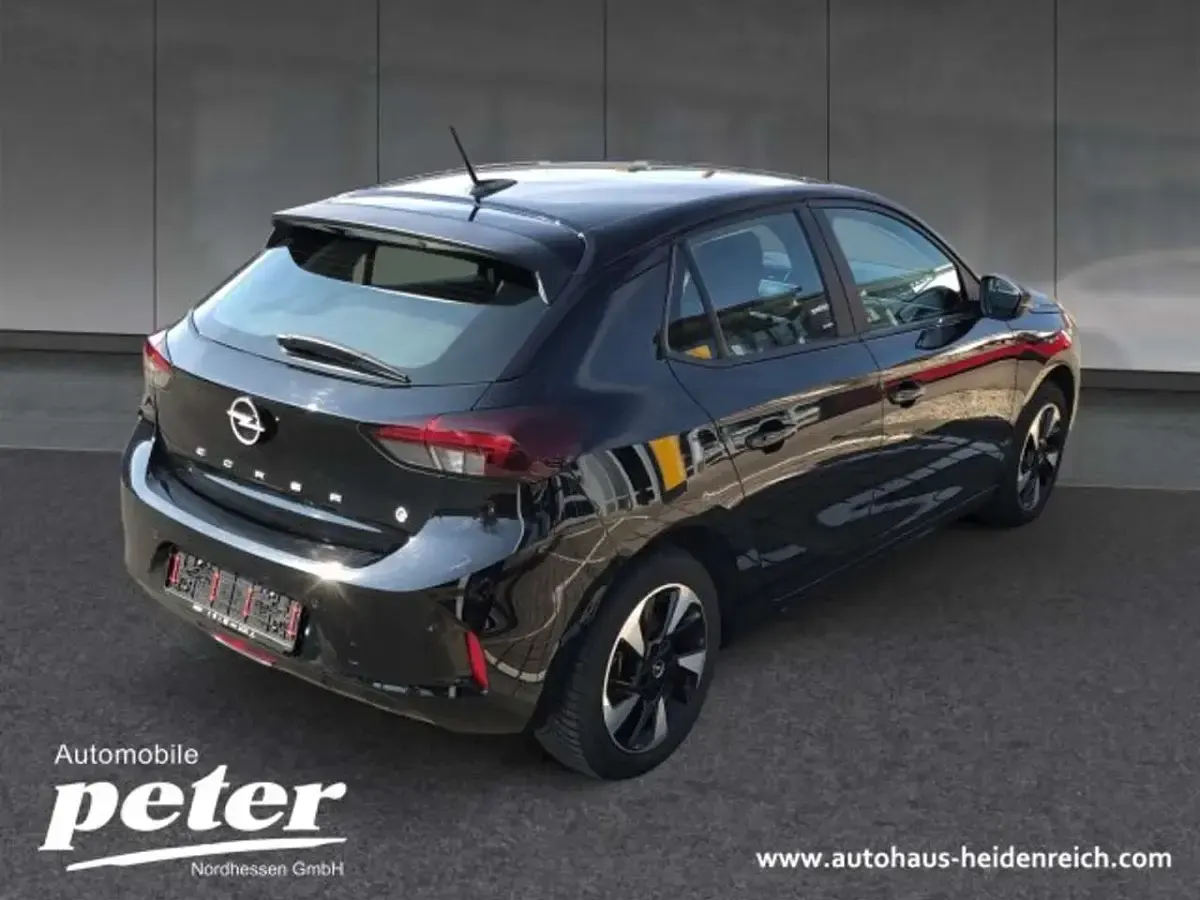 Używany Opel Corsa-e Edition 100 kW (136 KM) 2023 Czarny Hatchback