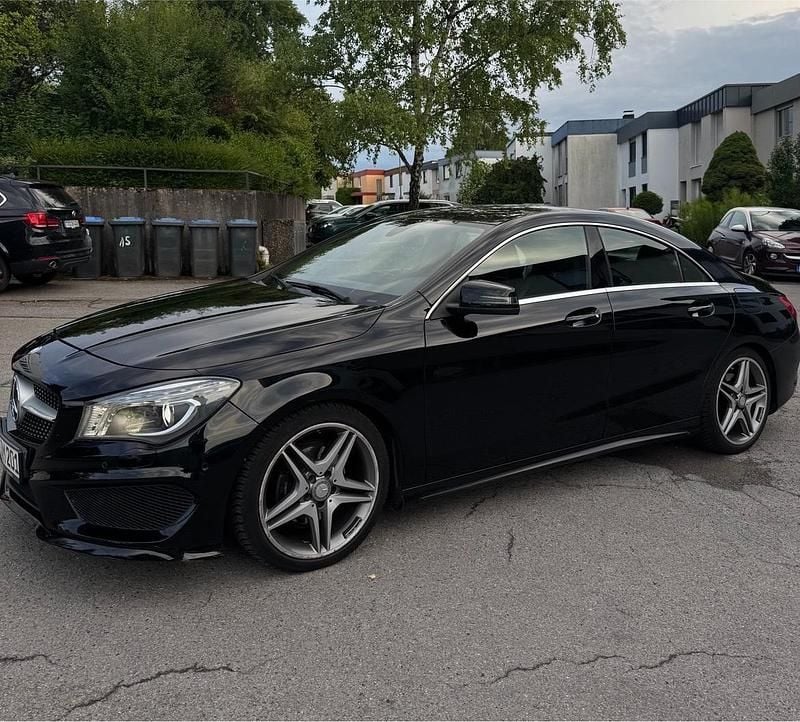Schwarz Gebraucht 2015 Mercedes CLA180 AMG line Limousine | 17.500 € (Etwas zu teuer) - Bild 1/4