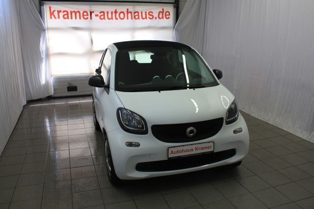 Weiß Gebraucht 2017 Smart ForTwo Coupé Coupé | 7.900 € (Guter Preis) - Bild 1/4