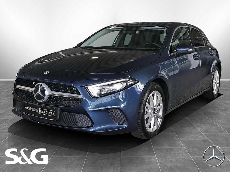 Gebraucht Mercedes A200 Progressive 163 PS (119 kW) 2021 Limousine