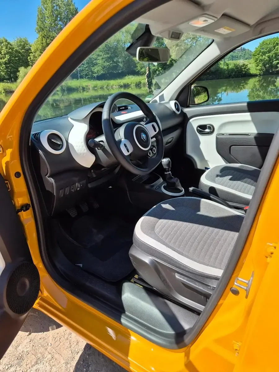 Gebraucht Renault Twingo 75 PS (55 kW) 2020 Gelb Kleinwagen