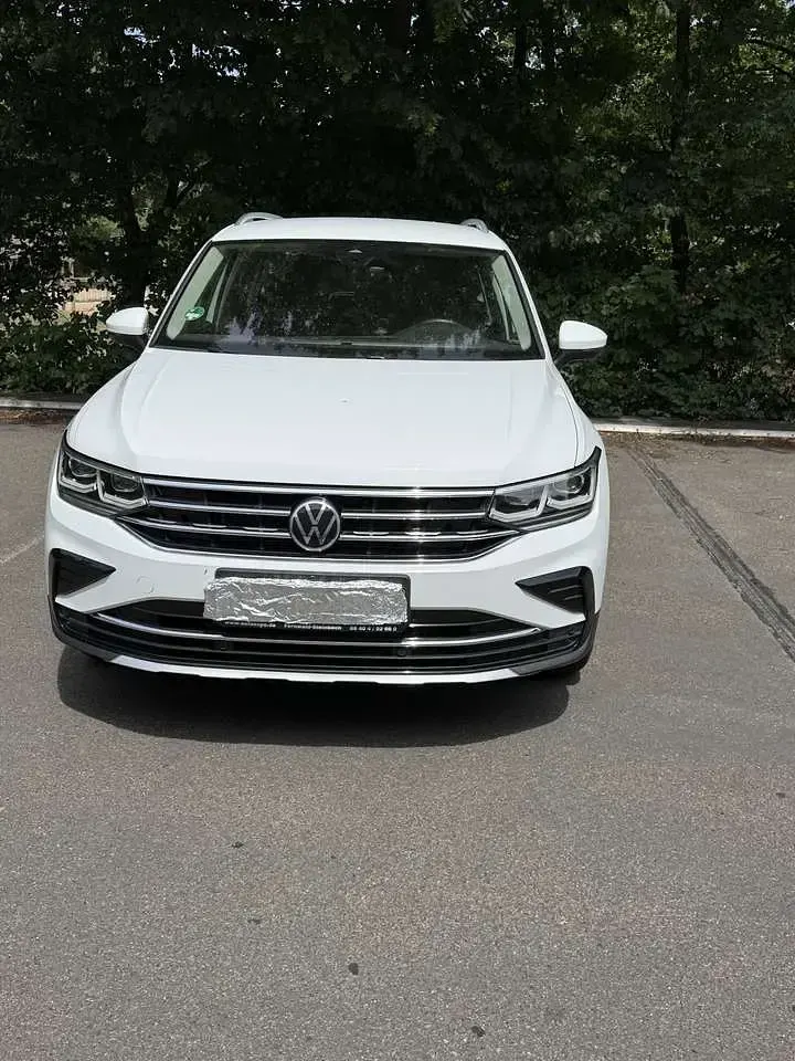 Gebraucht VW Tiguan Elegance 150 PS (110 kW) 2021 Weiß SUV