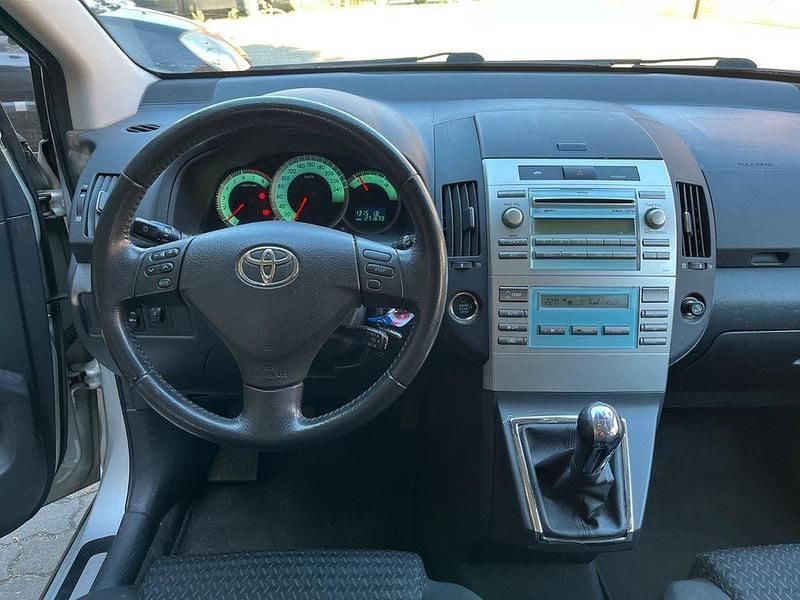 Gebraucht Toyota Corolla Verso Sol 129 PS (94 kW) 2009 Silber Van / Kleinbus