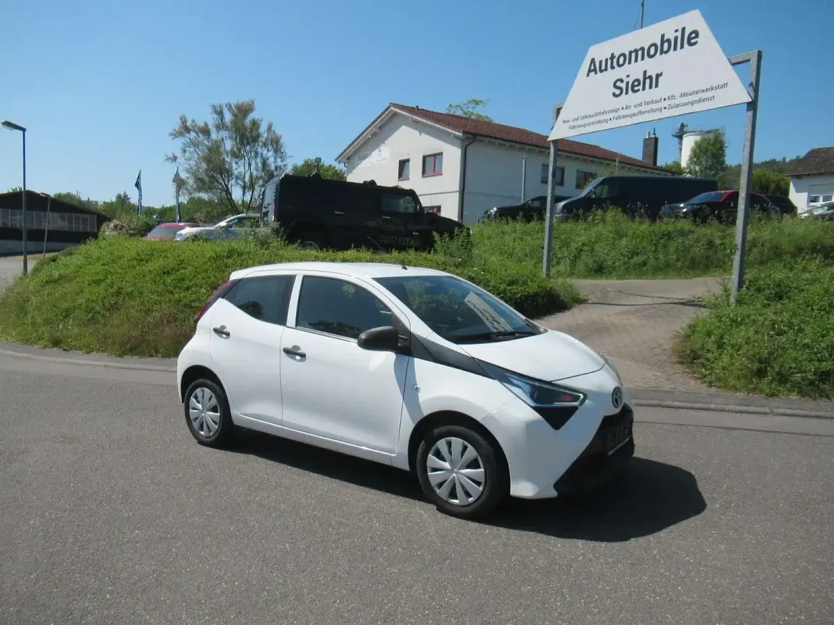 Gebraucht Toyota Aygo 72 PS (52 kW) 2022 Weiß Kleinwagen