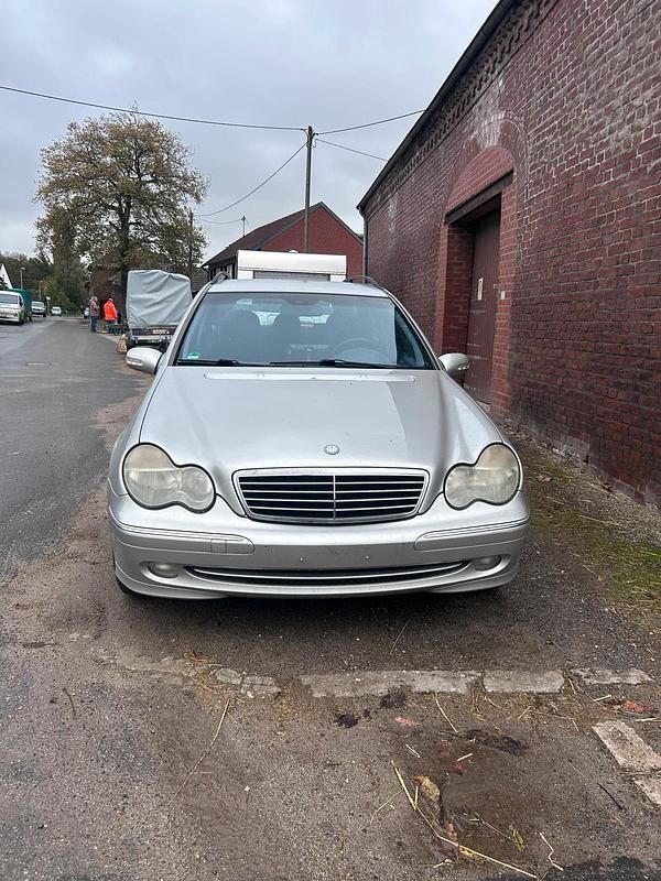 Silber Gebraucht 2002 Mercedes C220 Kombi | 1.500 € (Fairer Preis) - Bild 1/4