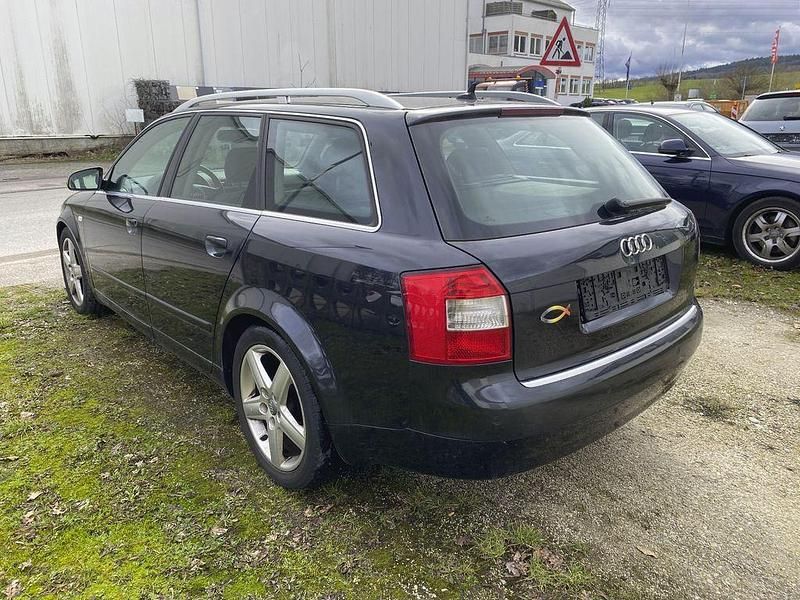 Gebraucht Audi A4 131 PS (96 kW) 2004 Schwarz Kombi