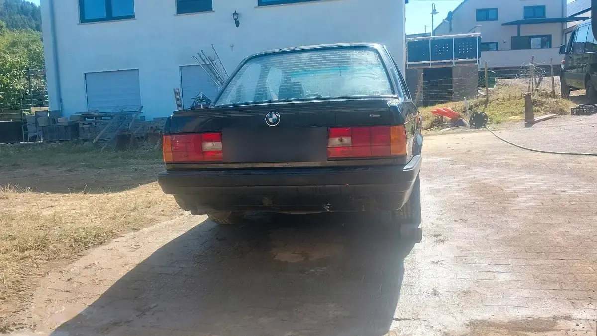 Gebraucht BMW 316 Basis 200 PS (147 kW) 1988 Schwarz Coupé