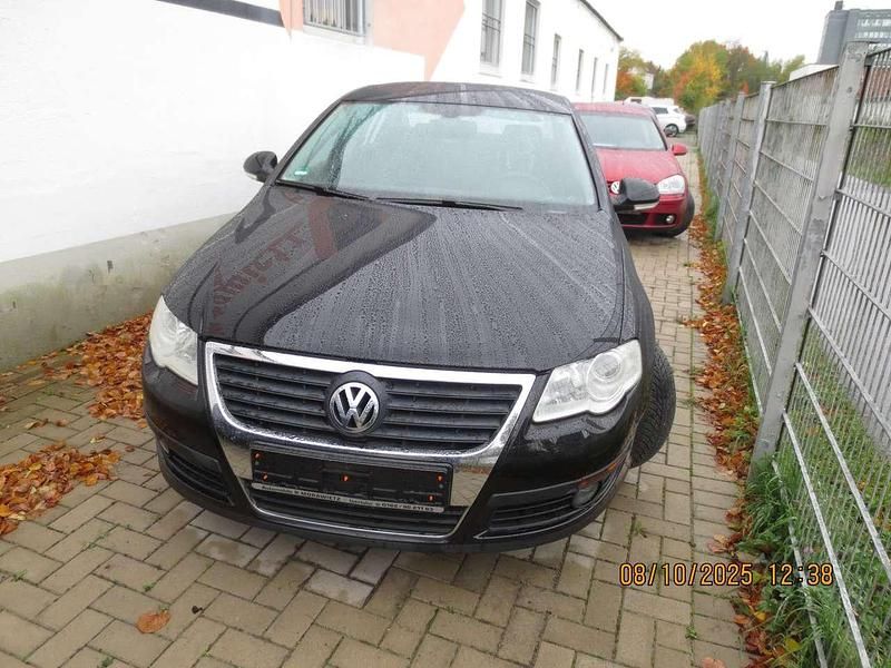 Deep black perleffekt Gebraucht 2005 VW Passat Trendline Limousine | 3.900 € (Etwas zu teuer) - Bild 1/4