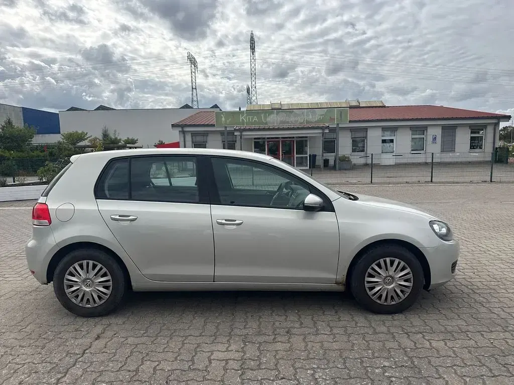 Gebraucht VW Golf VI 80 PS (58 kW) 2009 Silber Limousine